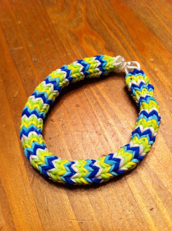 Hexafish with alternating color schemes  rRainbowloom